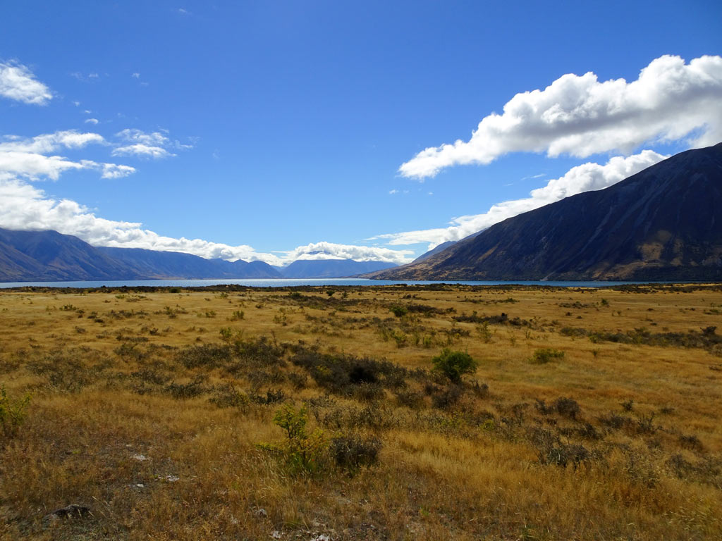 Erster Blick auf den Lake Ohau aus der Ferne, Neuseeland