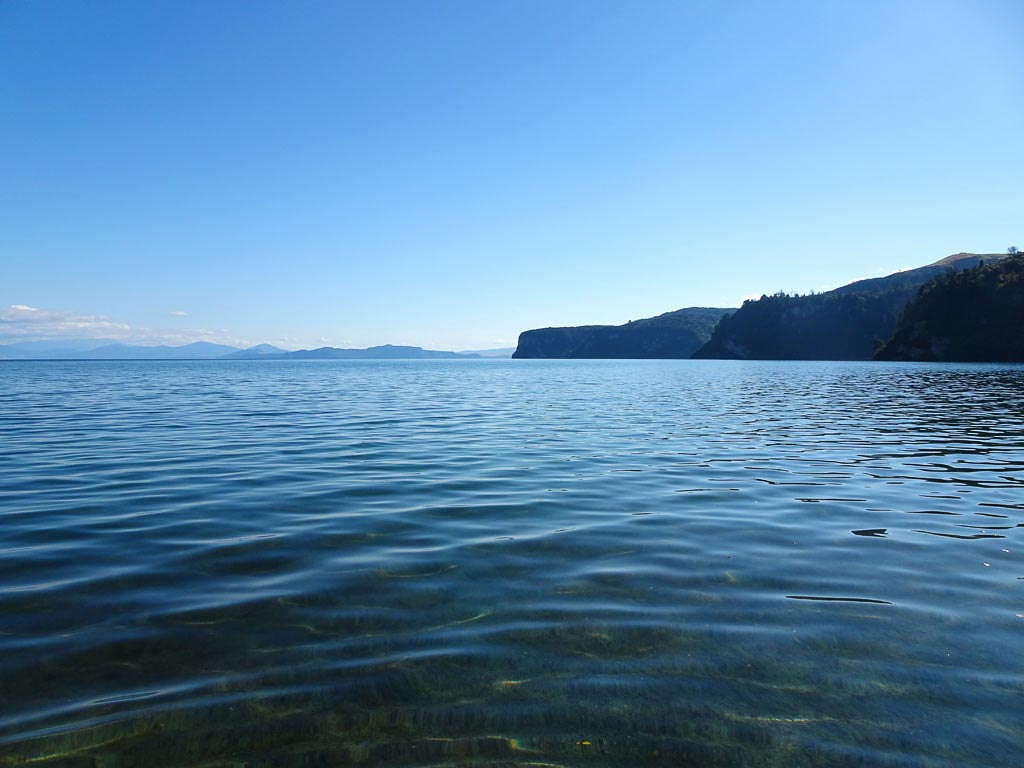 Schwimmen im Kratersee, Lake Taupo
