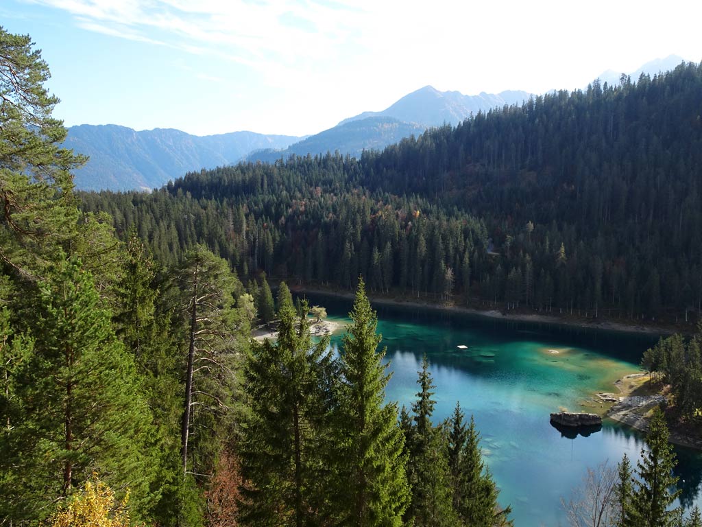 Caumasee von der Standseilbahn, schönste Seen der Schweiz