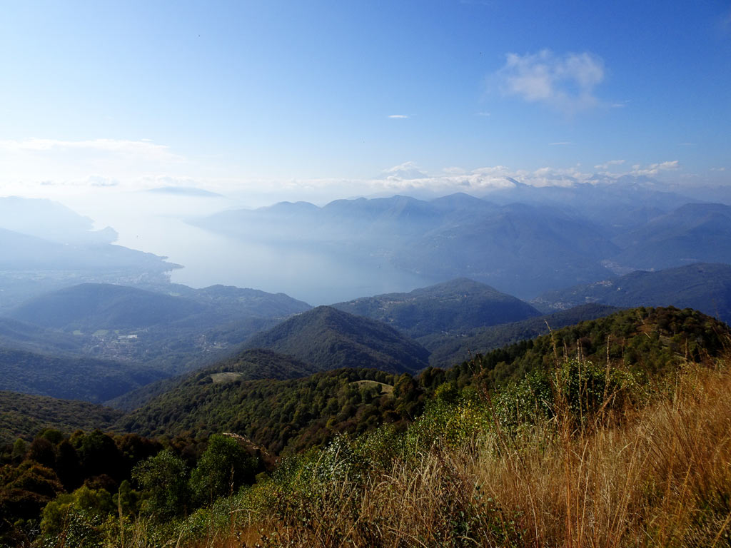 Ausblick vom Monte Lema auf den Lago Maggiore