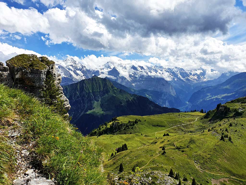 Abstieg vom Oberberghorn mit Blick ins Lauterbrunnental
