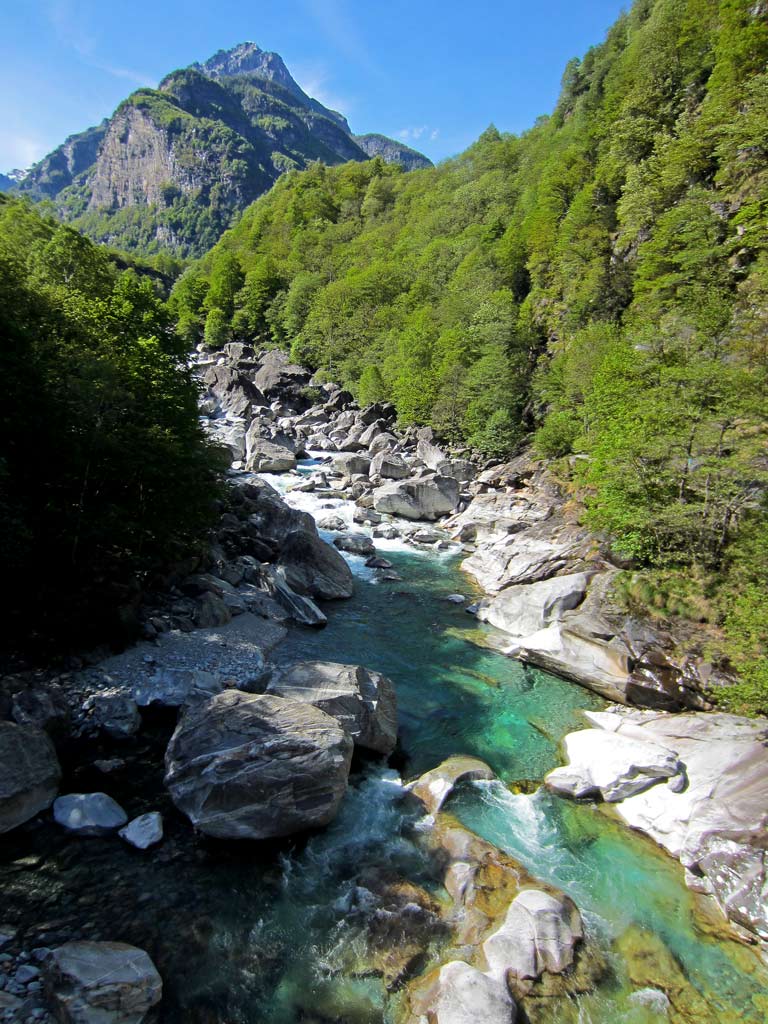 Verzasca, der smaragdgrüne Fluss im Valleverzasca