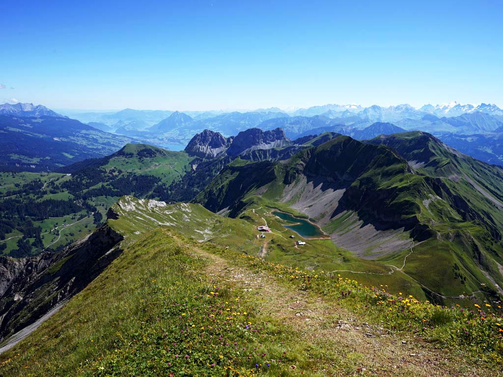 Ausbliuck vom Brienzer Rothorn nach Osten, die schönsten Orte der Schweiz