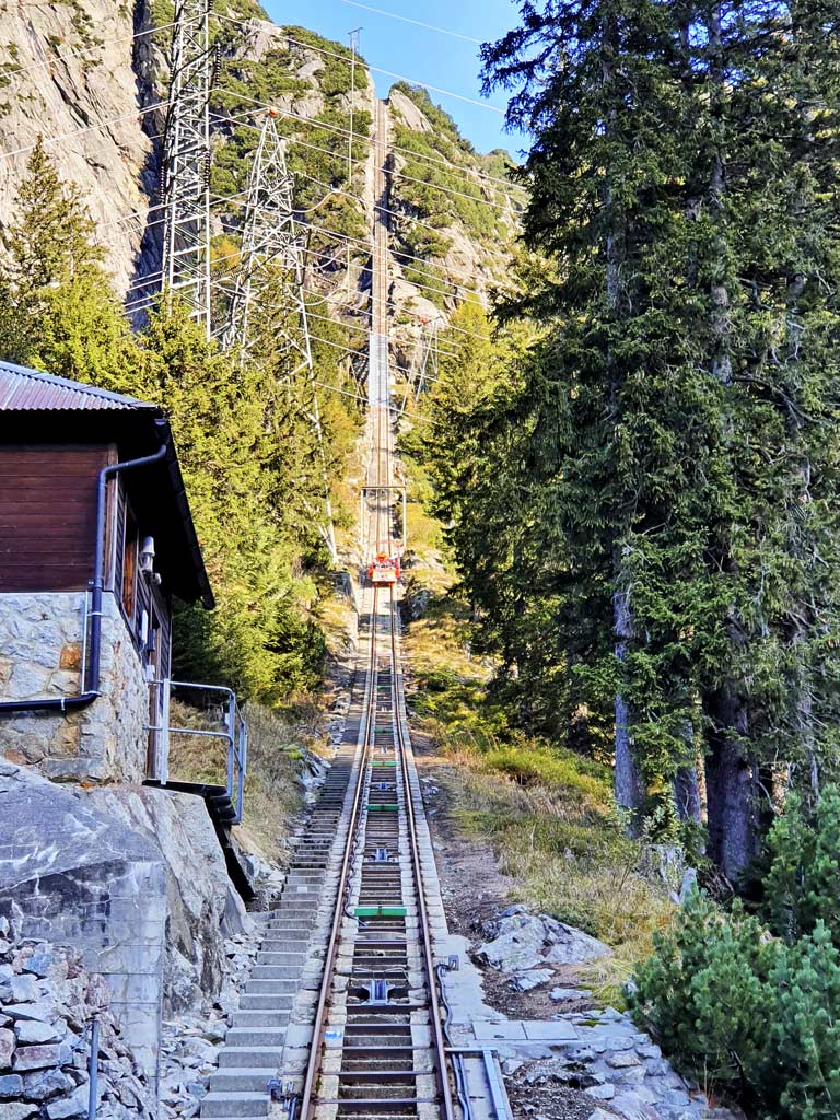 Imposanter Streckenverlauf der Gelmerbahn, Berner Oberland Sehenswürdigkeiten