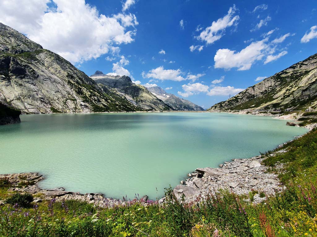 Räterichsbodensee ist ein Stausee auf dem Grimselpass auf 1'767 m, Ausflugsziele Berner Oberland