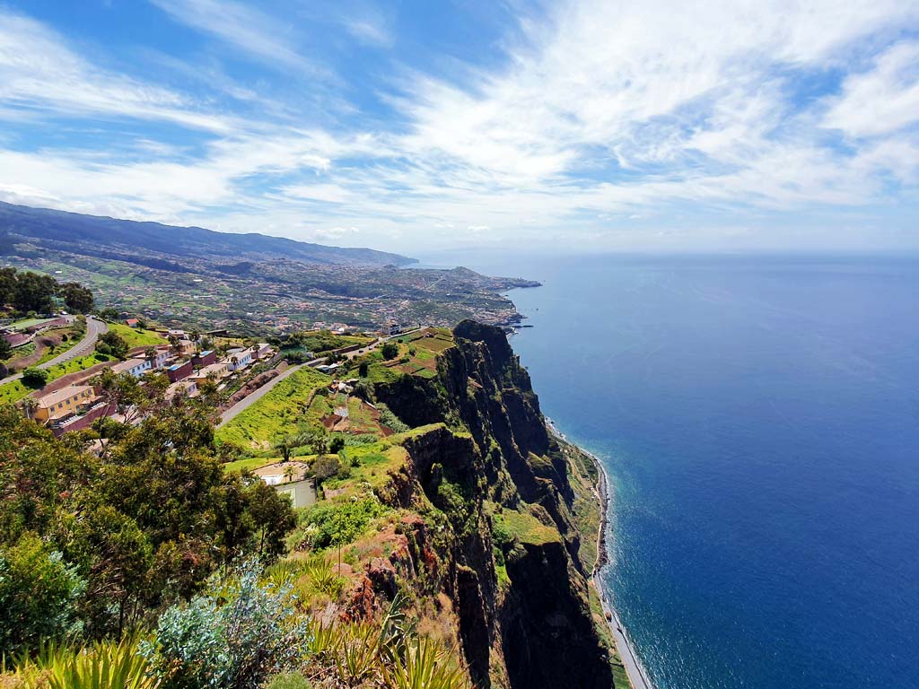 Madeira Hotels & Ferienwohnungen auf den Steilklippen der Südküste