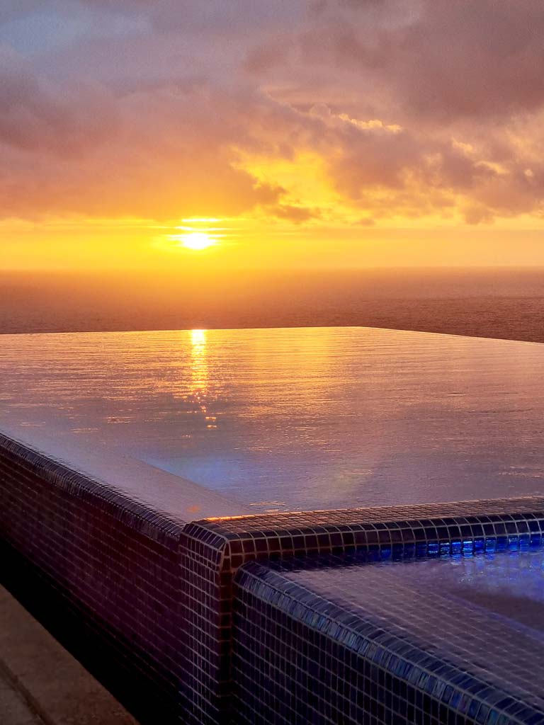 Die schönsten Madeira Hotels: Sonnenuntergang vom Escarpa - The Madeira Hideaway 