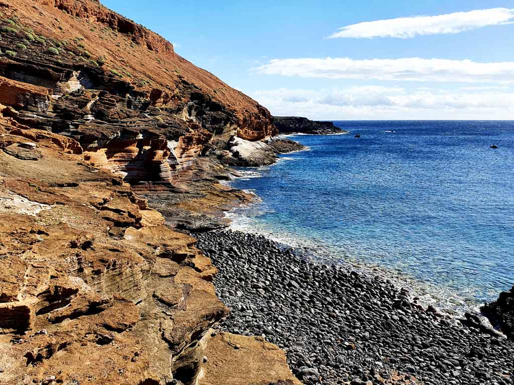 Teneriffa Strände: Playa Amarilla mit gelben Felsformationen
