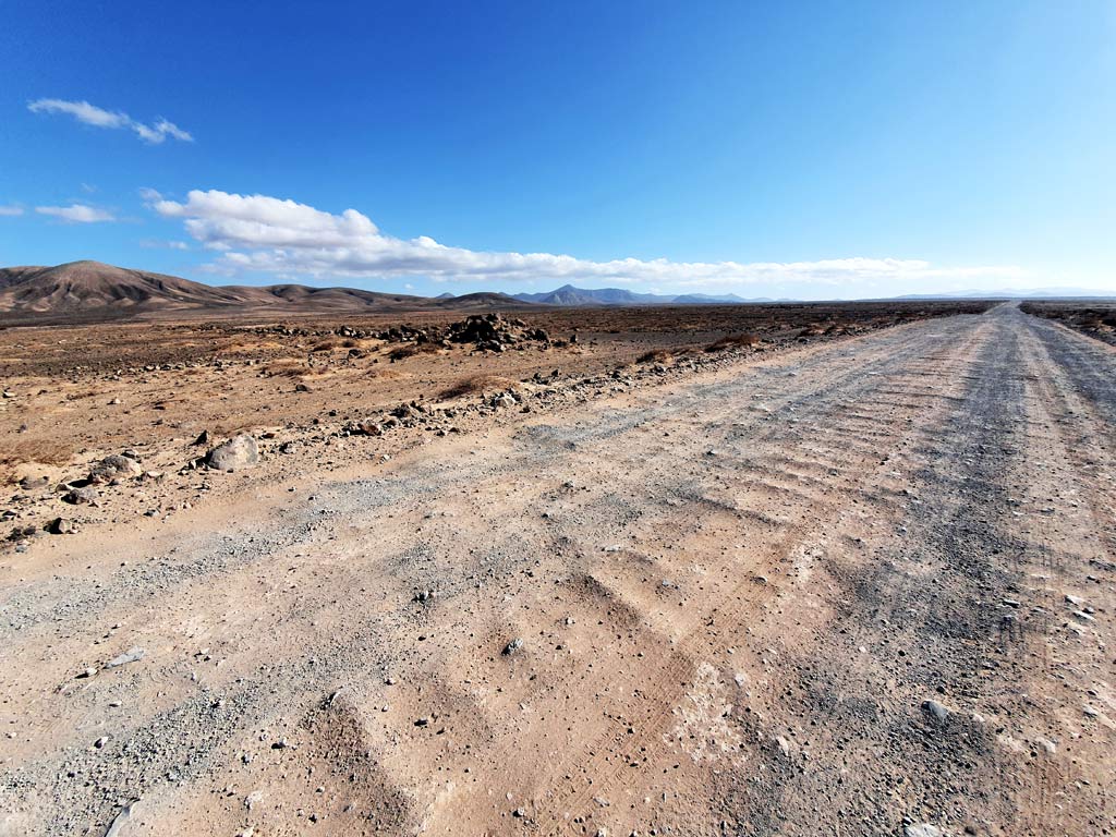 Mietwagen Tipps Fuerteventura Erfahrungen: Einsame Wellblechpiste fernab des Massentourismus