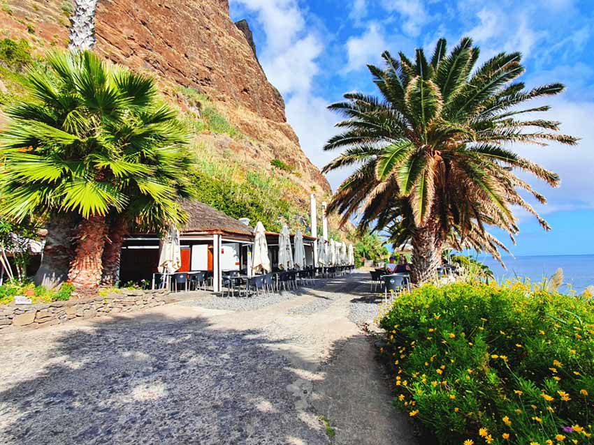 Fajã dos Padres Restaurant Madeira: Aussensitzplätze mit Meerblick