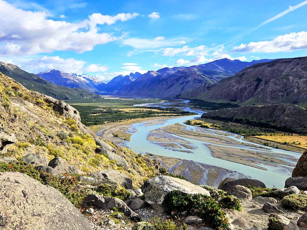 Patagonien Sehenswürdigkeiten & Patagonien Wanderungen: Ausblick auf den Rio de las Vueltas von oben 
