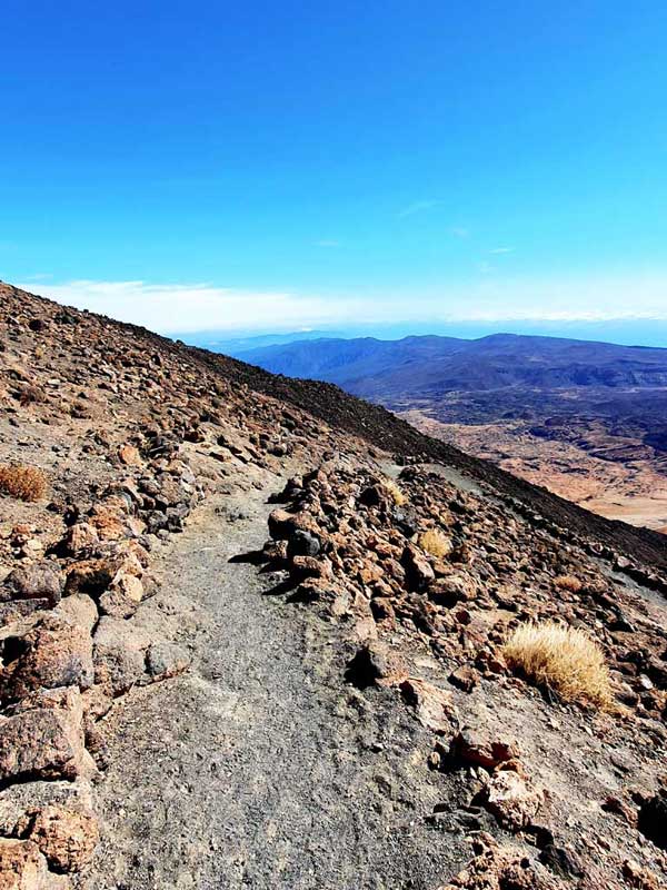 Teneriffa Wanderung höchster Vulkan Teneriffa: Gut ausgebauter Wanderweg auf den Pico del Teide