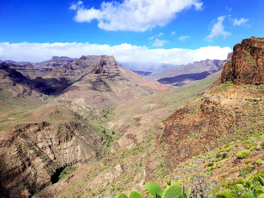 Ausblick auf den Barranco de Fataga auf Gran Canaria im Winter