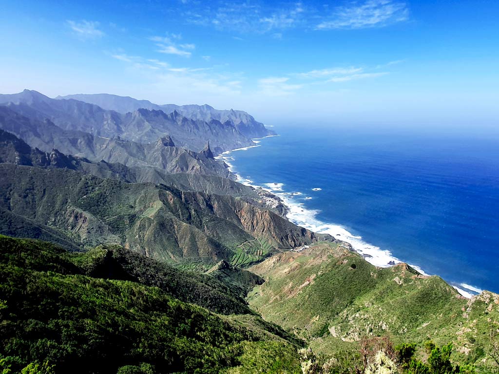 Teneriffa Wanderausrüstung: Diese Ausrüstung und Wanderschuhe benötigt ihr für die Wanderungen durch den Lorbeerwald auf Teneriffa