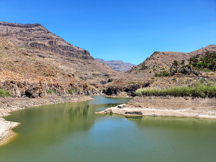 Gran Canaria Wandern im Naturpark Pilancones Tunte - Ayagaures: Stausee Presa de La Gambuesa im Pilancones Naturpark