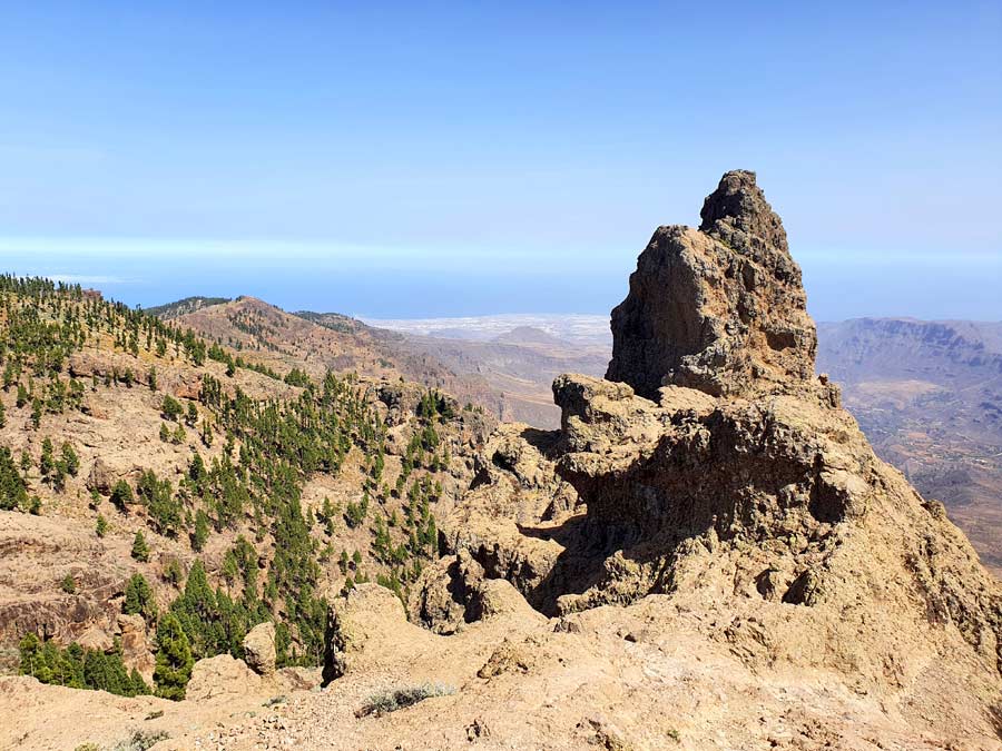 Gran Canaria wandern Pico de las Nieves Wanderung: Ausblick vom Pico de las Nieves in die andere Richtung auf den Morro de la Agujereada