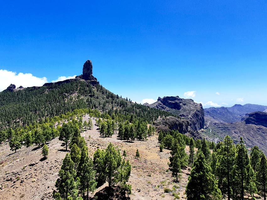 Tejeda Sehenswürdigkeiten Gran Canaria: Roque Nublo, alleinstehender, markanter Basaltfelsen auf einem Plateau im Zentrum von Gran Canaria