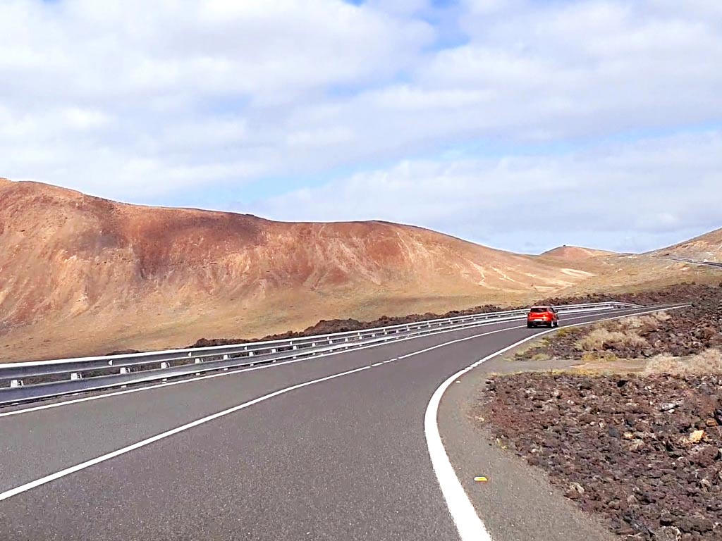 Lanzarote Mietwagen Tipps: Das Strassennetz auf Lanzarote ist sehr gut ausgebaut.