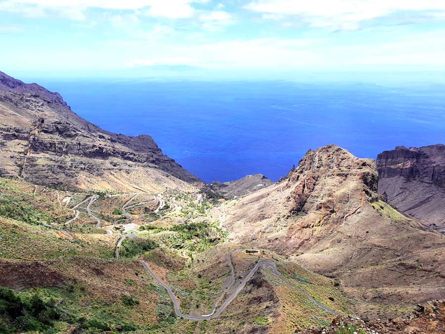 La Gomera Mietwagen Tipps & Erfahrungen: Zahlreiche Serpentinen führen über die gebirgige Insel