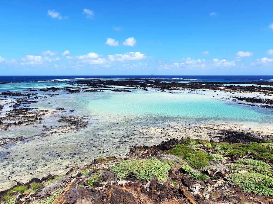 Lanzarote Mietwagen Erfahrungen: Ein Mietwagen auf Lanzarote ist sinnvoll, um die kleine Insel ausgiebig zu erkunden. Viele Orte erreicht ihr nur mit einem Mietwagen.