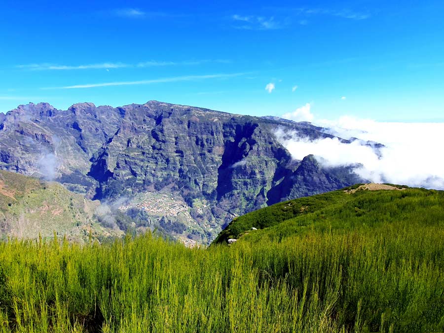 Madeira im Winter Erfahrungen & Tipps: Die höchsten Bergen Madeiras im Winter bei bestem Wetter