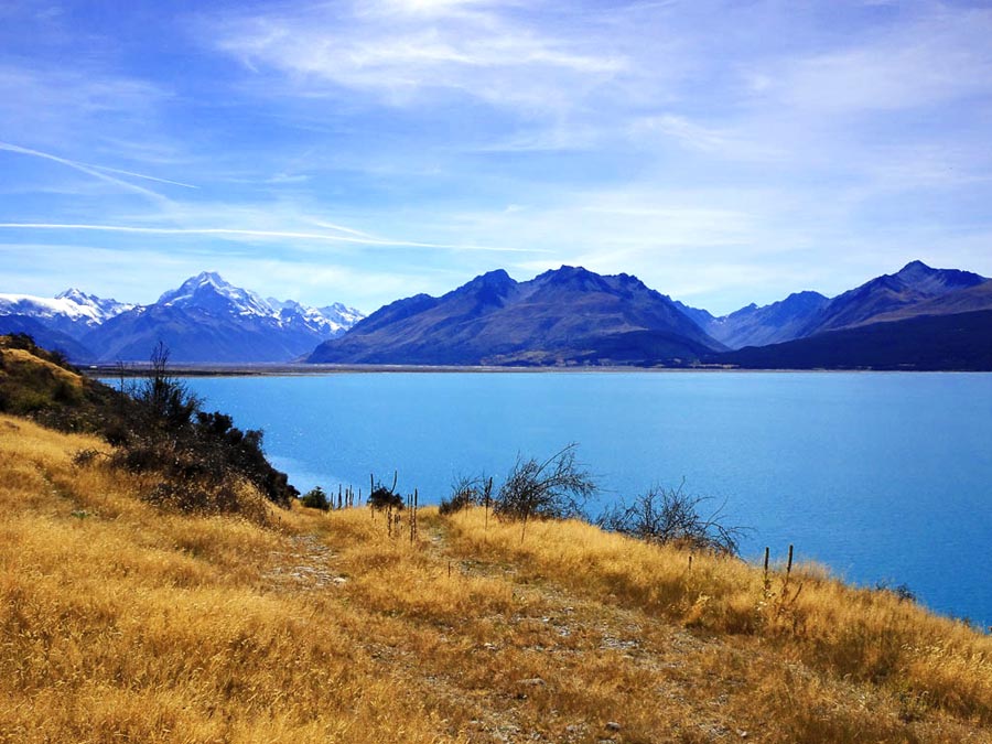 Lake Pukaki Sehenswürdigkeiten: Türkisfarbener Lake Pukaki mit Mount Cook im Hintergrund, Tekapo Sehenswürdigkeiten