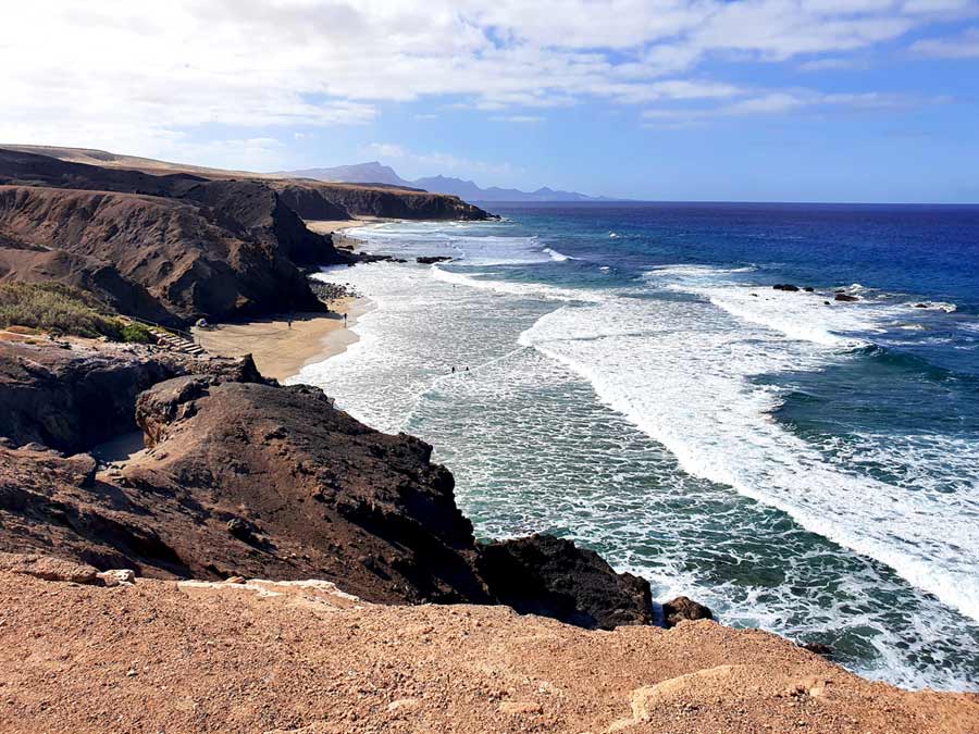 Fuerteventura wo übernachten - Fuerteventura Hotels abseits vom Massentourismus: La Pared ist ein beliebtes Urlaubsziel für Surfer