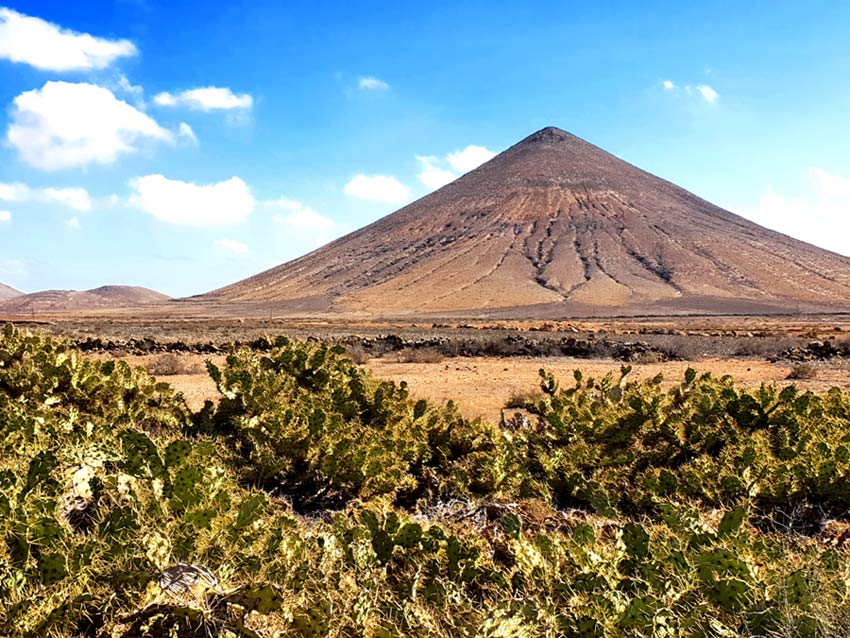 Fuerteventura schönste Orte abseits des Massentourismus: Kegelförmiger Vulkan in La Oliva