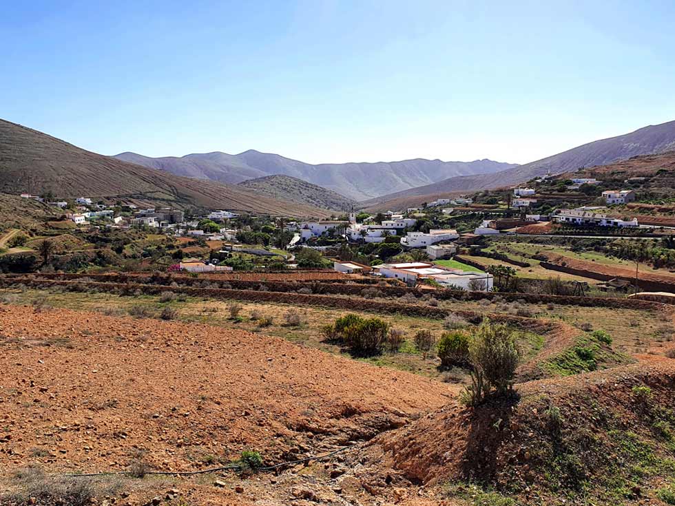 Schönste Orte Fuerteventura abseits des Massentourismus: Betancuria liegt idyllisch eingebettet zwischen den Bergen von Fuerteventura