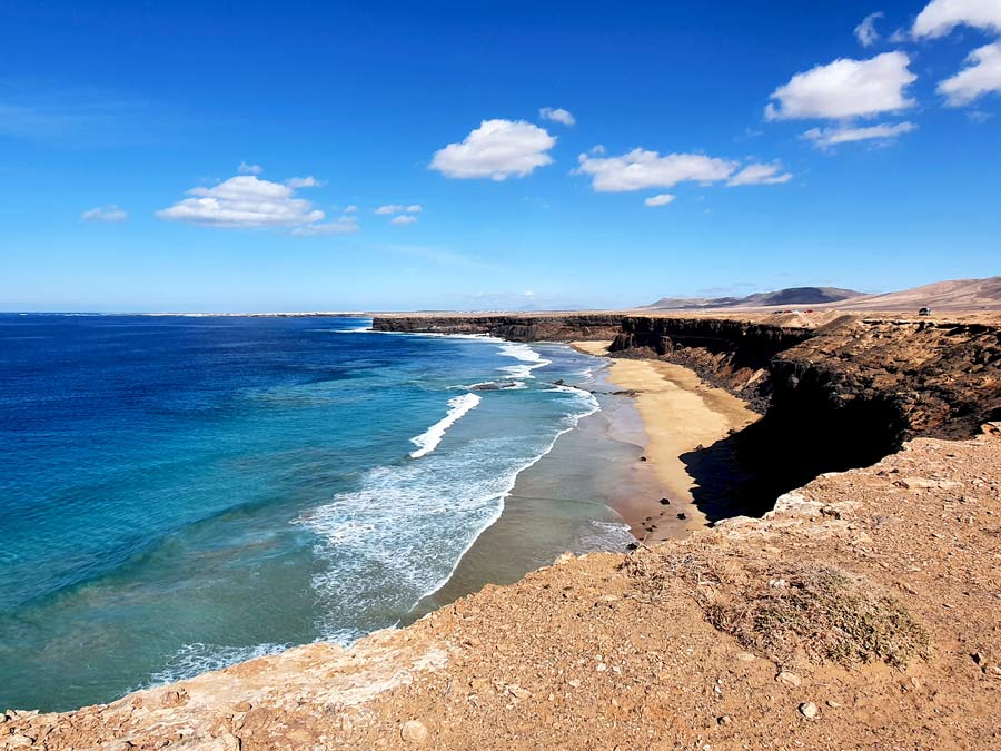 Schönste Orte Fuerteventura abseits des Massentourismus: Weitläufiger Surferstrand bei El Cotillo